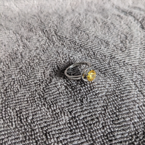 Ring - Picture 2 of 2